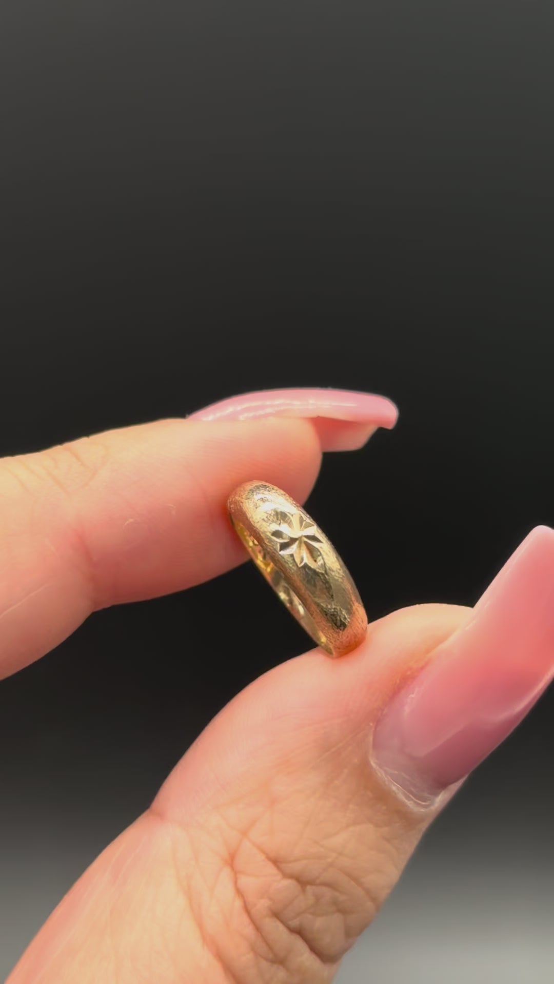 10k solid gold star engraved dome pinky ring moving side to side
