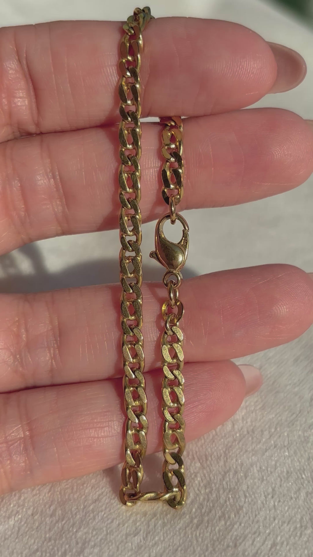 8k (333) Solid Gold Double Curb Link Bracelet