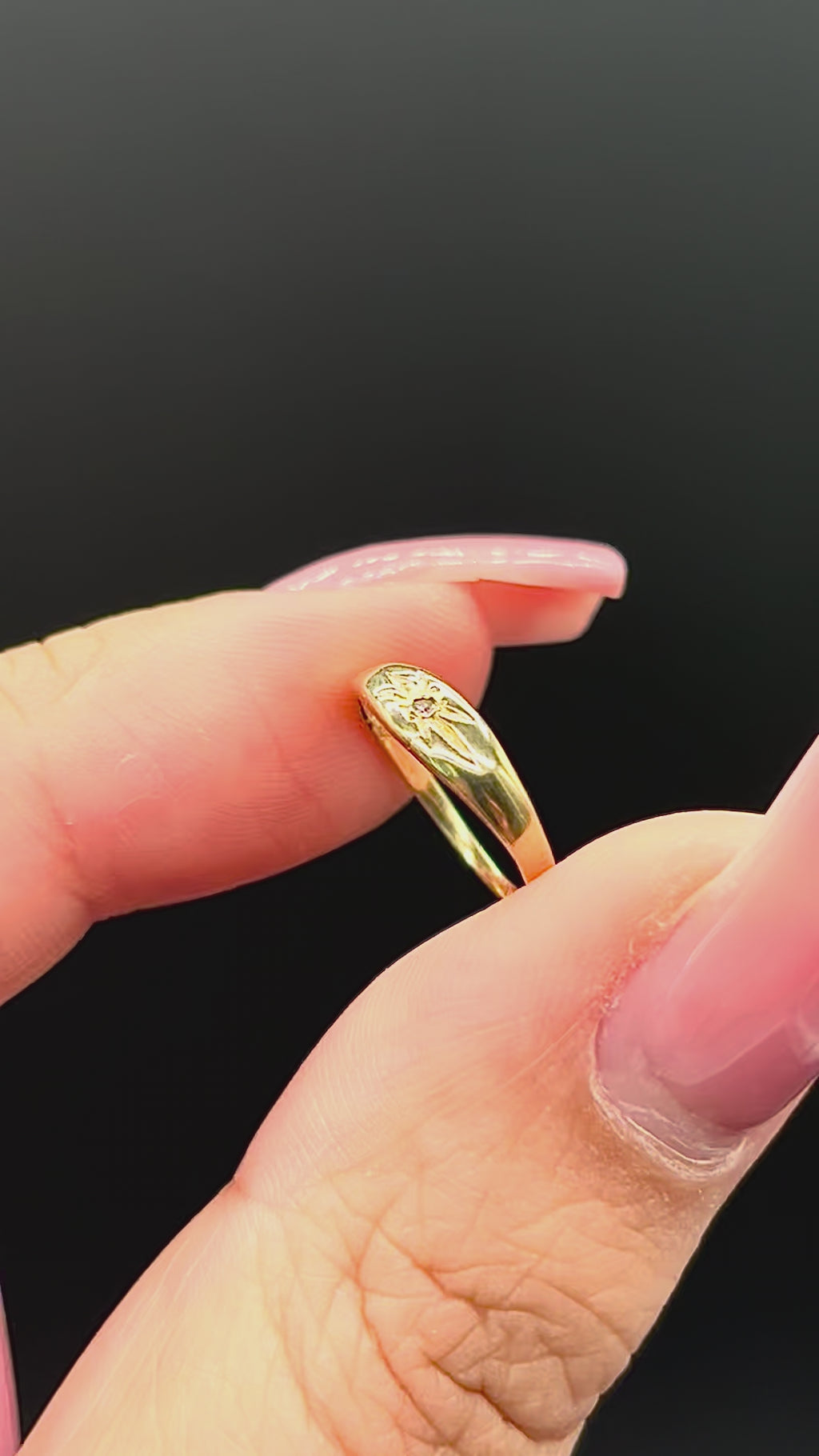 10k solid gold star set diamond baby ring moving side to side