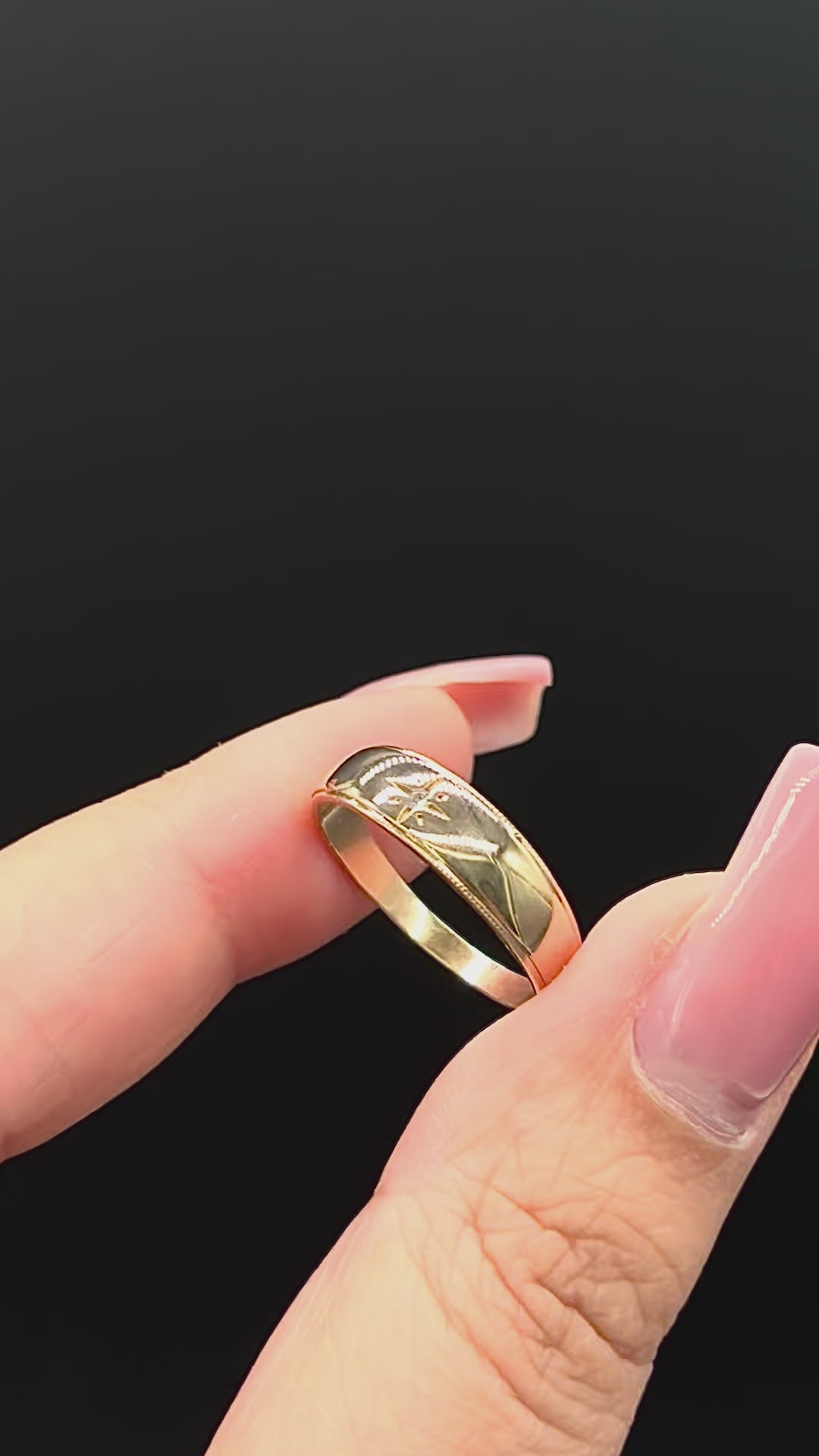 10k solid gold star set diamond band ring with milgrain detail moving side to side